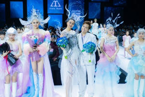 BST “Dreaming the Cirrus”: Nét màu vượt thời gian và không gian của Ivan Trần