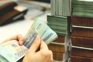 Lãi suất đồng loạt tụt sâu, chưa chạm đáy sẽ còn giảm tiếp