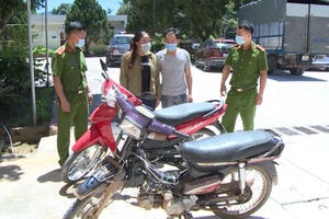 Thanh Hoá: Bắt giữ cặp vợ chồng đi trộm cắp xe máy Thanh Hoá: Bắt giữ cặp vợ chồng đi trộm cắp xe máy