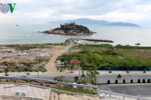 Vịnh Nha Trang đang bị băm nát