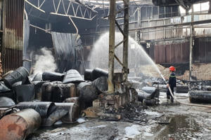 Cận cảnh hiện trường tan hoang vụ cháy kinh hoàng tại TP Vinh