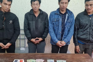 Quảng Bình: Bắt giữ nhóm đối tượng đánh bạc, sát phạt nhau bằng hình thức "ba cây"