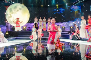 Phương Thanh thể hiện lại hit 'bự' đầu tiên trong sự nghiệp trên sân khấu Sài Gòn đêm thứ 7