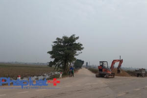 Vĩnh Phúc: Ngăn xe chở đất “phá đường” nội đồng, một người dân bị “đánh”?