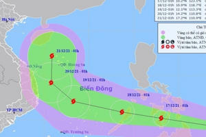 Bão Rai mạnh cấp 13 sắp vào Biển Đông