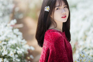 "Hot girl Reuters" Kiều Trinh lại gây thương nhớ với bộ ảnh bên cúc họa mi