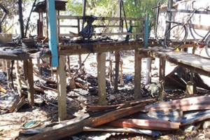 Bàng hoàng phát hiện một thi thể một người đàn ông chết cháy cùng căn nhà gỗ