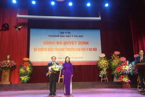 Công bố quyết định bổ nhiệm Hiệu trưởng trường Đại học Y Hà Nội