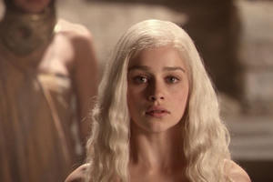 Nữ diễn viên “chuyên trị cảnh nóng” nói gì trước chỉ trích?