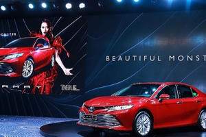Toyota Camry 2019 nhập khẩu từ Thái Lan giá bán từ 1,029 tỷ đồng