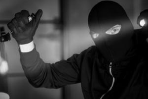 Người mẹ xin tòa xử nặng để chữa "bệnh ăn trộm" cho con