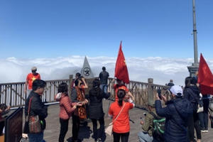 Sa Pa đông vui trở lại với mùa săn mây và “đại tiệc” kích cầu Sa Pa đông vui trở lại với mùa săn mây và “đại tiệc” kích cầu