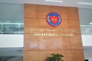 Lùm xùm ở Hải quan Hà Nội: Đề xuất đình chỉ công tác cán bộ công chức có liên quan