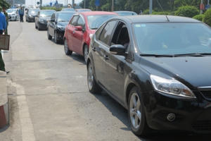 Nghệ An: Hàng trăm người dân tập trung ký đơn đề nghị di dời Trạm thu phí BOT