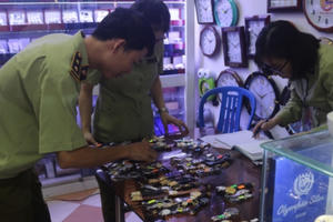 Thu giữ hơn 15.000 chiếc đồng hồ "nhái" Thuỵ Sỹ