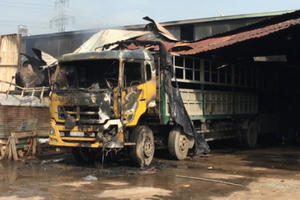 TP HCM: Cháy kho hàng tại Hóc Môn, nhiều tài sản bị thiêu rụi