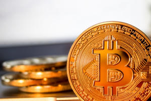 Giá Bitcoin hôm nay 04/12: Chờ kỷ lục 12.000 USD được thiết lập