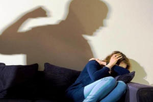 Có một dạng bạo lực nhân danh "tình yêu"