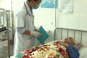 Đồng Tháp: Cụ bà may mắn sống sót sau gần 3 tiếng ngã xuống sông