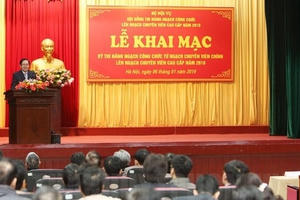 Thi nâng ngạch chuyên viên cao cấp phải có tỷ lệ cạnh tranh 10%