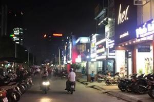 Chi hàng tỷ làm đường chỉ phục vụ cho khu nhà không phép?