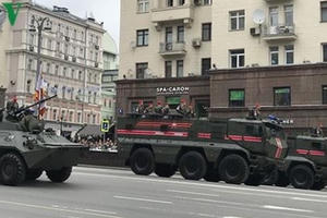 Nga trình làng vũ khí mới tại diễu binh kỷ niệm Chiến thắng Vệ quốc Nga trình làng vũ khí mới tại diễu binh kỷ niệm Chiến thắng Vệ quốc