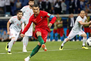 C.Ronaldo nói gì sau khi tỏa sáng rực rỡ trước Tây Ban Nha?