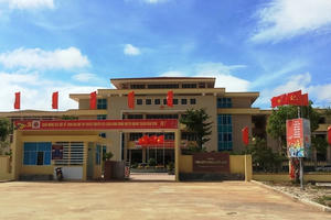 Bổ nhiệm “cả họ làm quan”, Bí thư Huyện ủy bị kiểm điểm