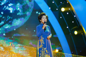 Danh ca Phương Dung xứng danh mẹ chồng tuyệt vời nhất showbiz Việt