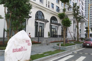 Địa ốc 7AM: Đường phố Cần Thơ thành bãi tập kết rác thải, bất cập làm bãi đỗ xe trong công viên