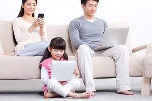 Tắt điện thoại đi và lo cho hạnh phúc gia đình bạn!