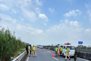 Bắt 2 nghi can trong vụ thi thể người nước ngoài nằm trên cao tốc  Trung Lương - Mỹ Thuận