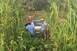Sóc Trăng: Ô tô điên cuồng tông 3 xe máy khiến 5 người thương vong