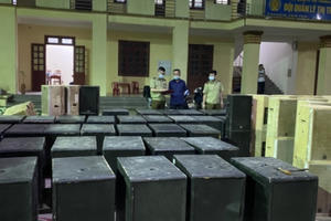 Tạm giữ nhiều thiết bị điện tử không rõ nguồn gốc xuất xứ trên đường đi tiêu thụ