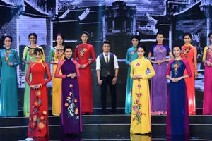 Dàn siêu mẫu, Next Top Model tề tựu "12 mùa hoa" trong Sài Gòn Đêm Thứ Bảy