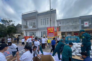 Báo Pháp Luật Việt Nam chung tay mang mùa xuân yêu thương đến bà con vùng lũ Phú Yên