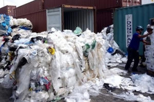 3.000 container phế liệu “vô chủ” có thể bị tiêu huỷ