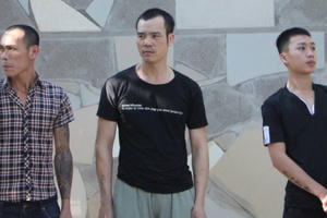 Bắt ba đối tượng trộm hòm công đức lấy tiền tiêu xài