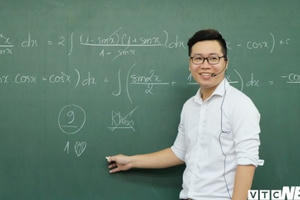 Thầy giáo 9x điển trai cùng phương pháp dạy độc đáo khiến nhiều học sinh tìm đến Thầy giáo 9x điển trai cùng phương pháp dạy độc đáo khiến nhiều học sinh tìm đến