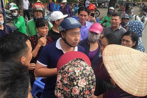 Bắt quả tang bảo vệ thuộc VFF phe vé trận Việt Nam - Philippines