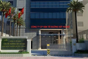 Hành khách thất vọng vì “mập mờ” giá vé tàu 10.000 đồng!