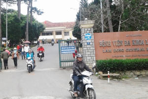 Vụ bé sơ sinh tử vong ở Bệnh viện Đa khoa Lâm Đồng: 3 nữ hộ sinh bị kỷ luật