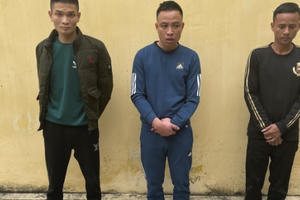 Sử dụng ma túy tại quán karaoke, rủ cả nhân viên dùng thử