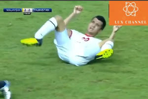 Pha vào bóng kinh hoàng khiến cầu thủ gãy chân trong giải U19 Châu Á