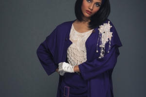 Trương Thị May thưc hiện bộ ảnh mới với trang phục bố tặng mẹ cách đây 30 năm