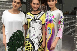 Hoa hậu Trái đất Thái Lan thân thiết với Kiều Ngân – Khánh Ngọc