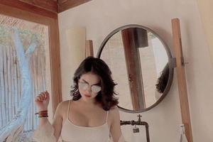 Tung ảnh bikini, vợ cũ Việt Anh bất ngờ được khen 'ăn đứt' Ngọc Trinh