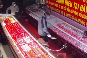 Truy tìm các đối tượng cướp tiệm vàng tại Ninh Bình