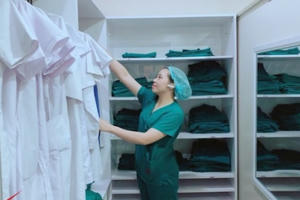 Mẹ hiếm muộn 10 năm mất con vì chờ ngày đẹp để sinh