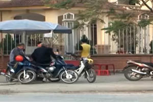 9X “nghiện gia truyền” đóng giả sát thủ tống tiền đại gia